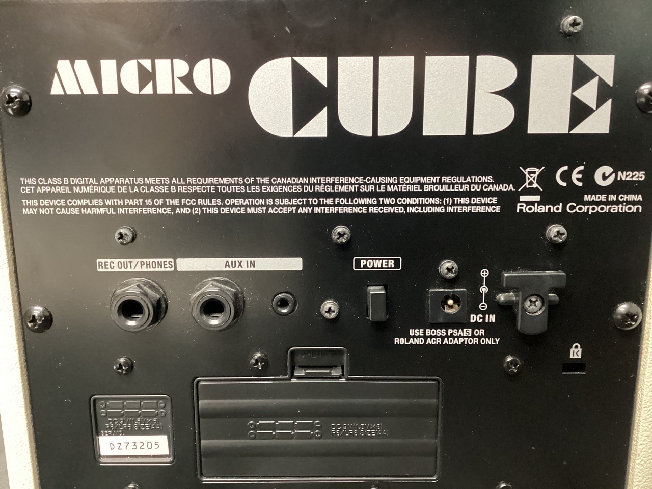 Roland MICRO CUBE / WHT (ローランド マイクロキューブ 小型ギター