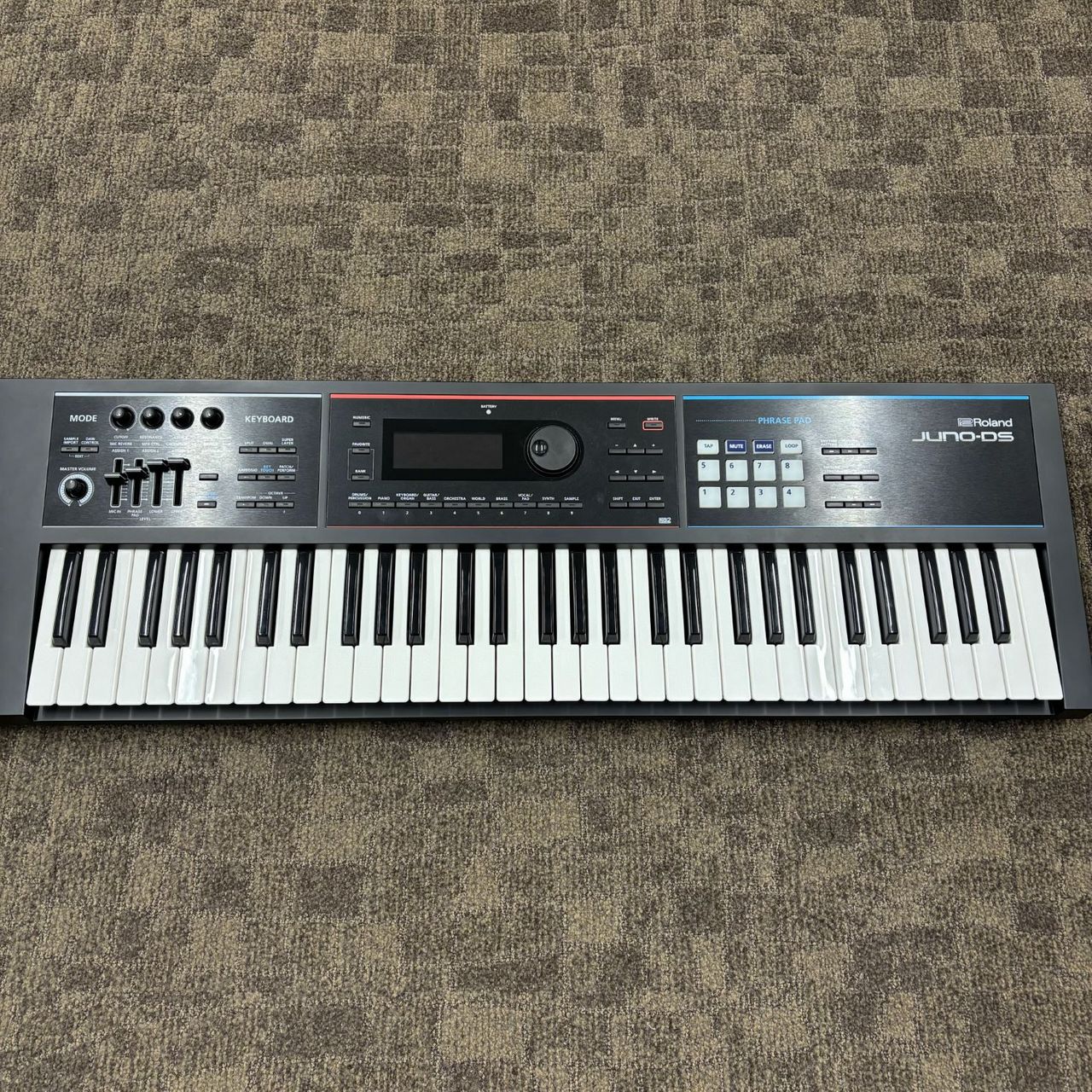 Roland JUNO-DS61