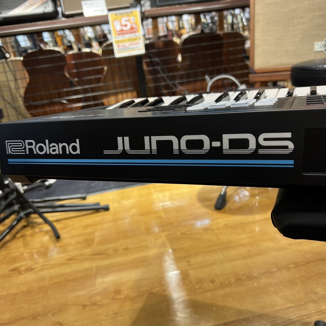 【中古】Roland Juno-DS 61限 中古】Roland Juno-DS 61限 Roland JUNO-DS 61 61-key Synthesizer w