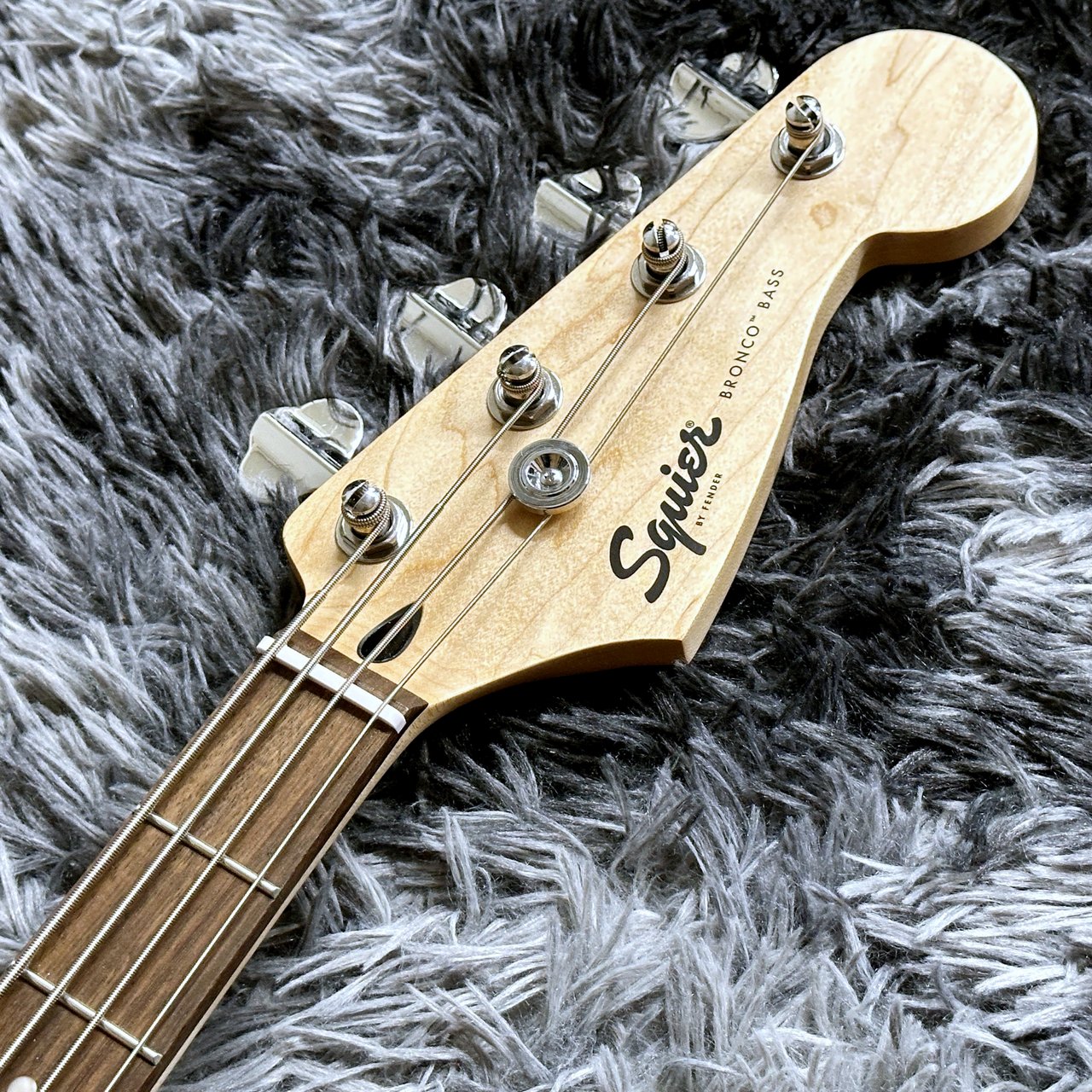 Squier by Fender Sonic Bronco Bass, Laurel Fingerboard, White