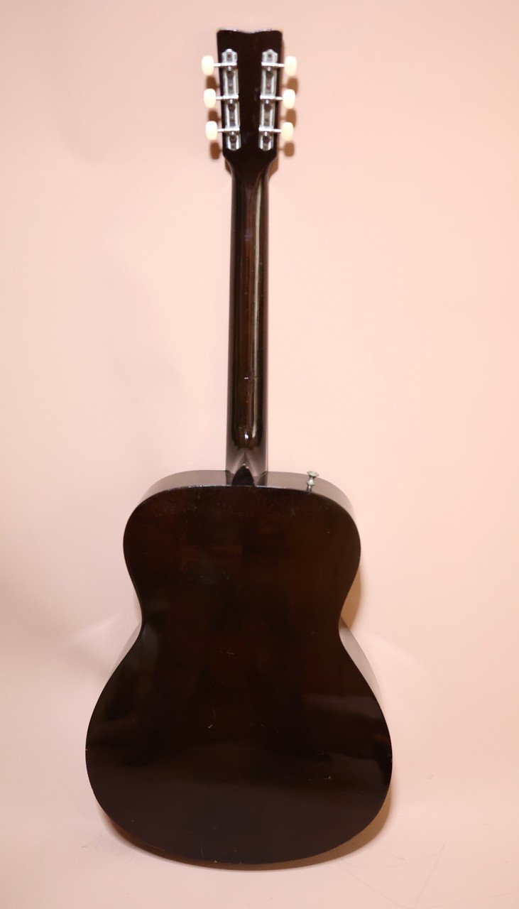 人気カラーの YAMAHA FG-110 赤ラベル ヴィンテージギター希少❗️良音 