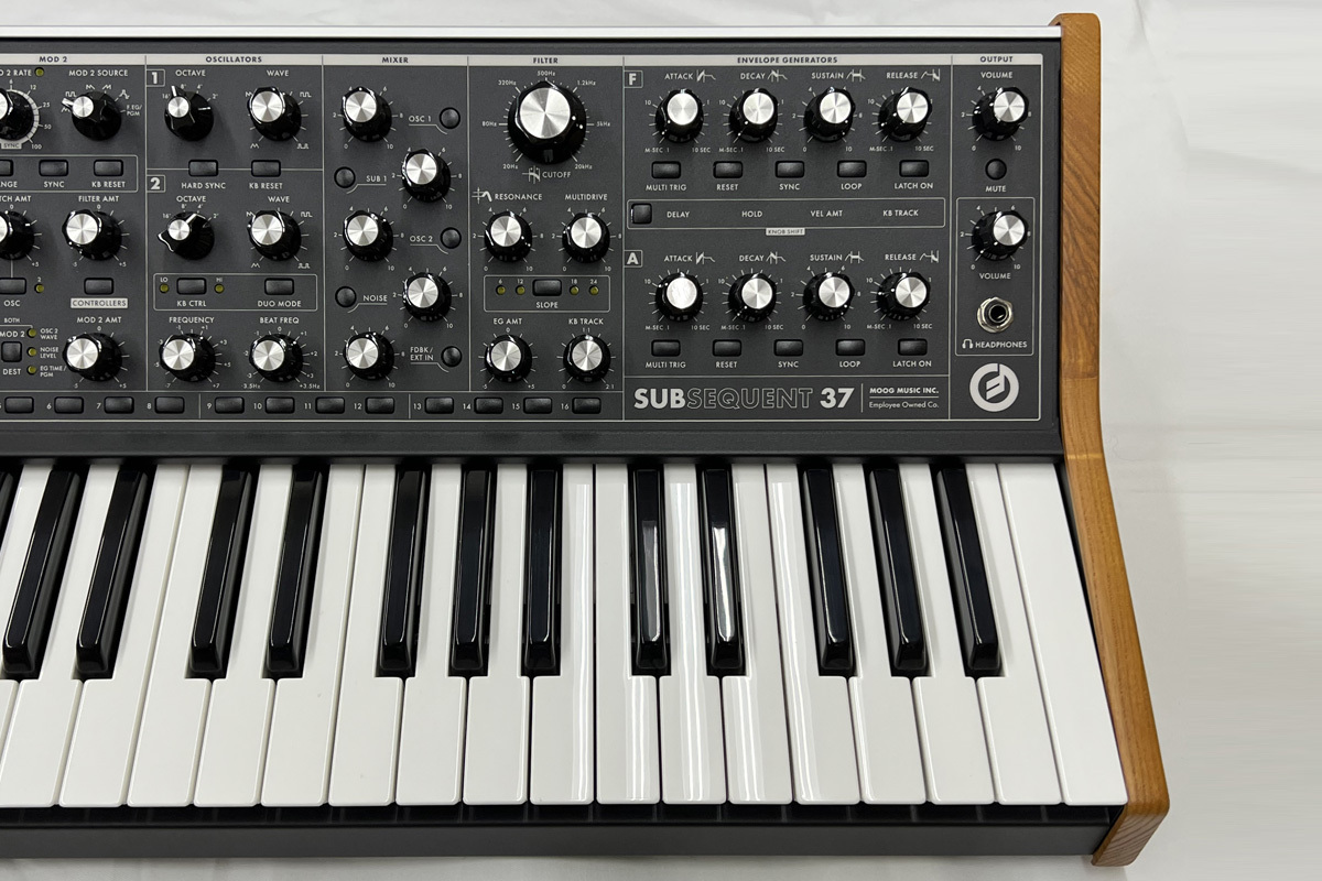 Moog Subsequent37 パラフォニック・アナログ・シンセサイザー