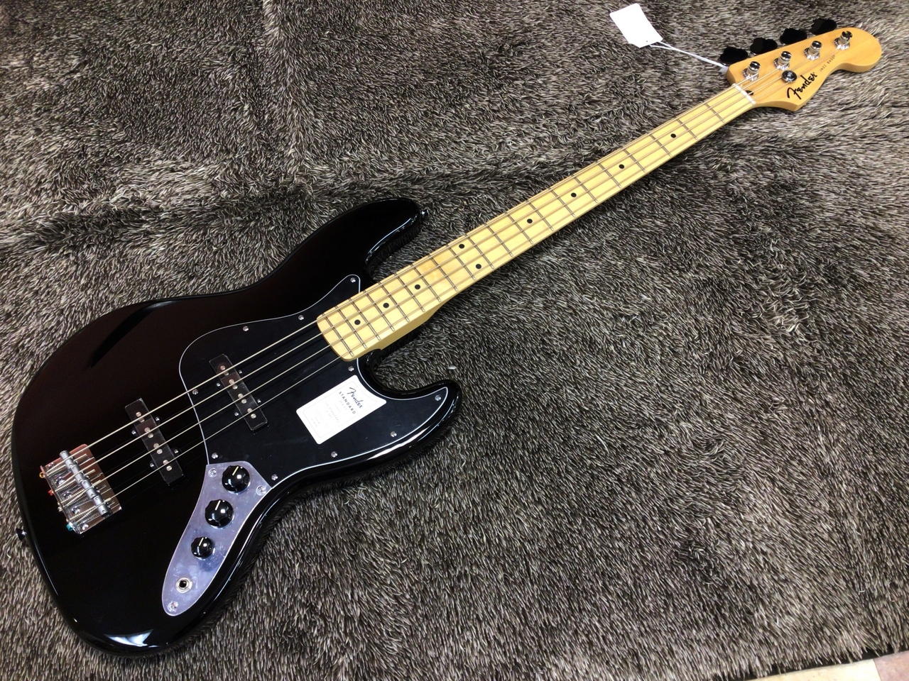 Fender Jazz Bass エレキベース ブラック Fender Standard Jazz Bass, Black【黒ボディ&黒PGの精悍なルックス
