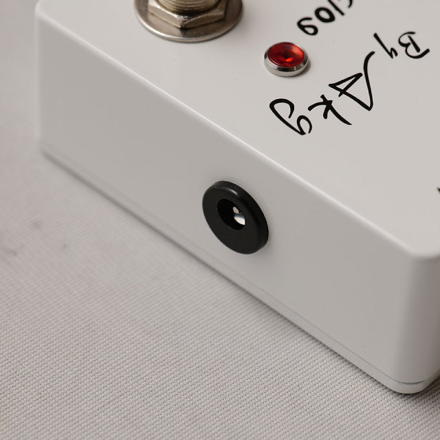 ギター Akg Sound Design MAGNUS BC109 AKG Sound Design Magnus(BC109C) White（新品）【楽器検索デジマート】