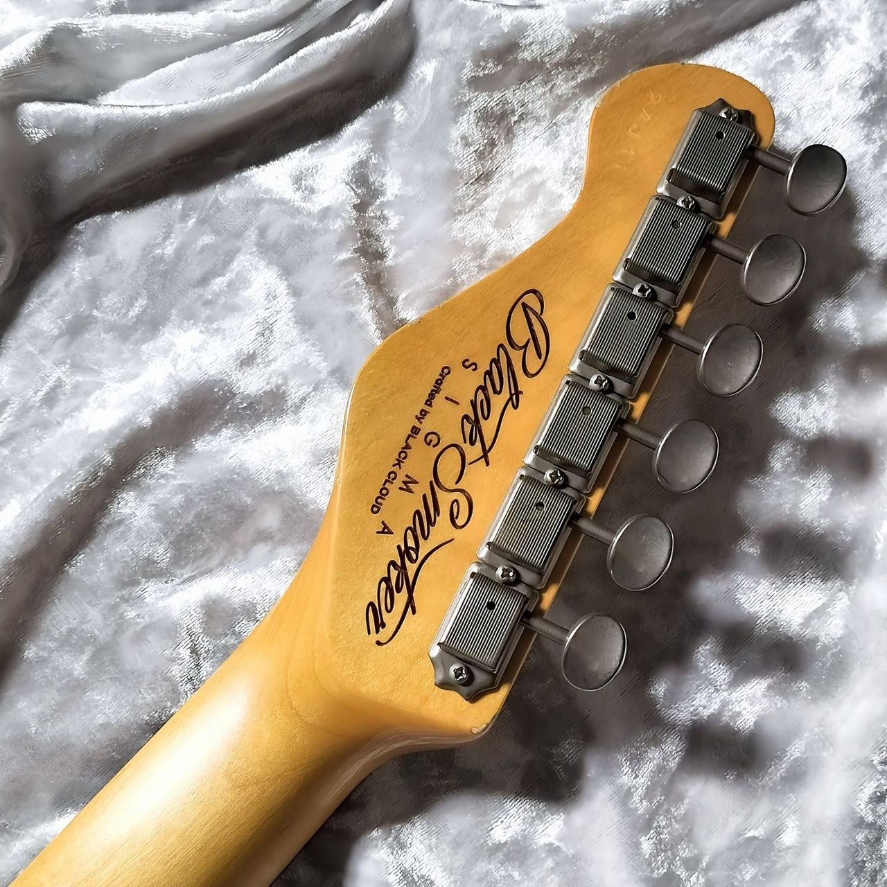 Black Smoker TRAD MASTER SIGMA-JM Gold Anodized Medium aged 濡羽色
