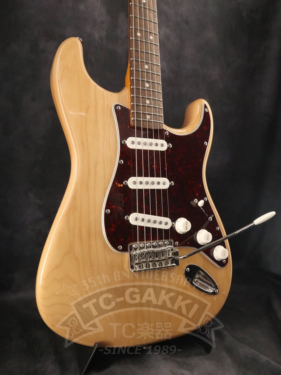 値下げ　1963年全日静岡興行時のサイン　ボボ・デェストロイヤー・マレラ・・・・ Squier by Fender Classic Vibe 70s Stratocaster（中古）【楽器