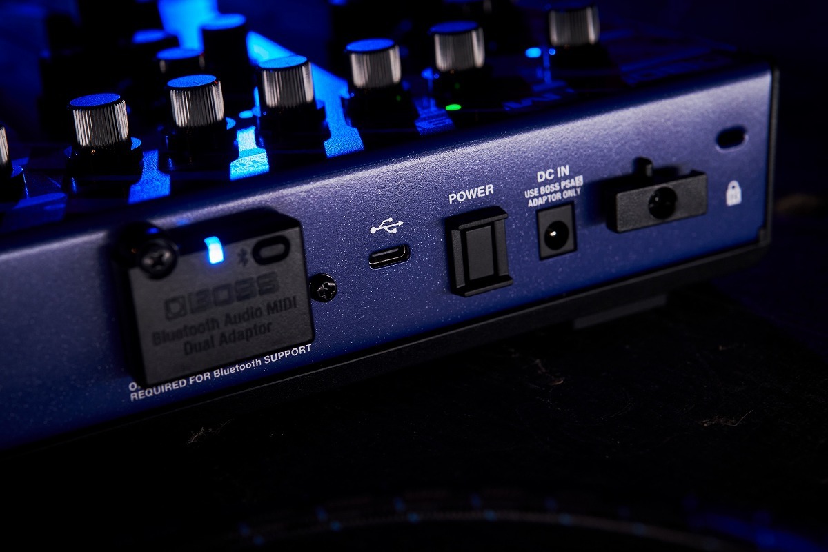 BOSS ME-20 ギターエフェクター 純正ACアダプター付　ケース付 BOSS ME-20 ギターエフェクター 純正ACアダプター付 ケース付