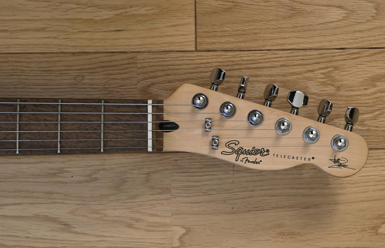 生産終了品】Avril Lavigne Telecaster / Squier Squier Avril Lavigne