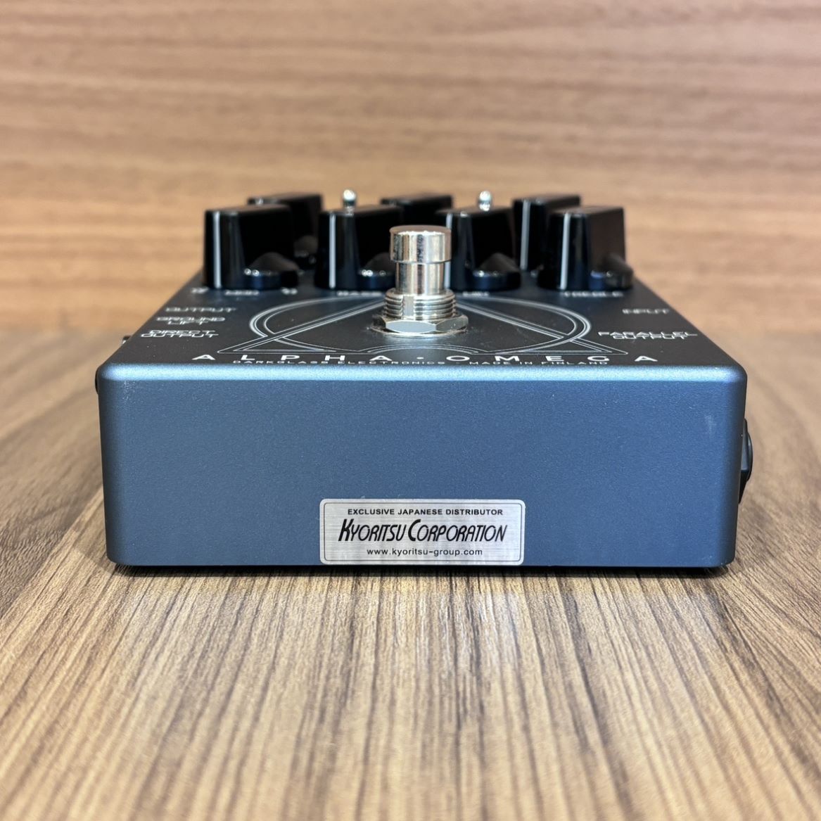 Darkglass Electronics （ダークグラスエレクトロニクス）Alpha Omega