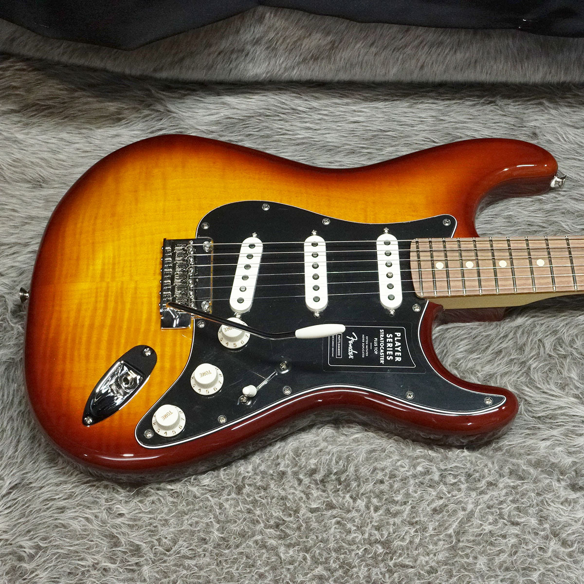 Fender Player Stratocaster Plus Top PF Tobacco Sunburst