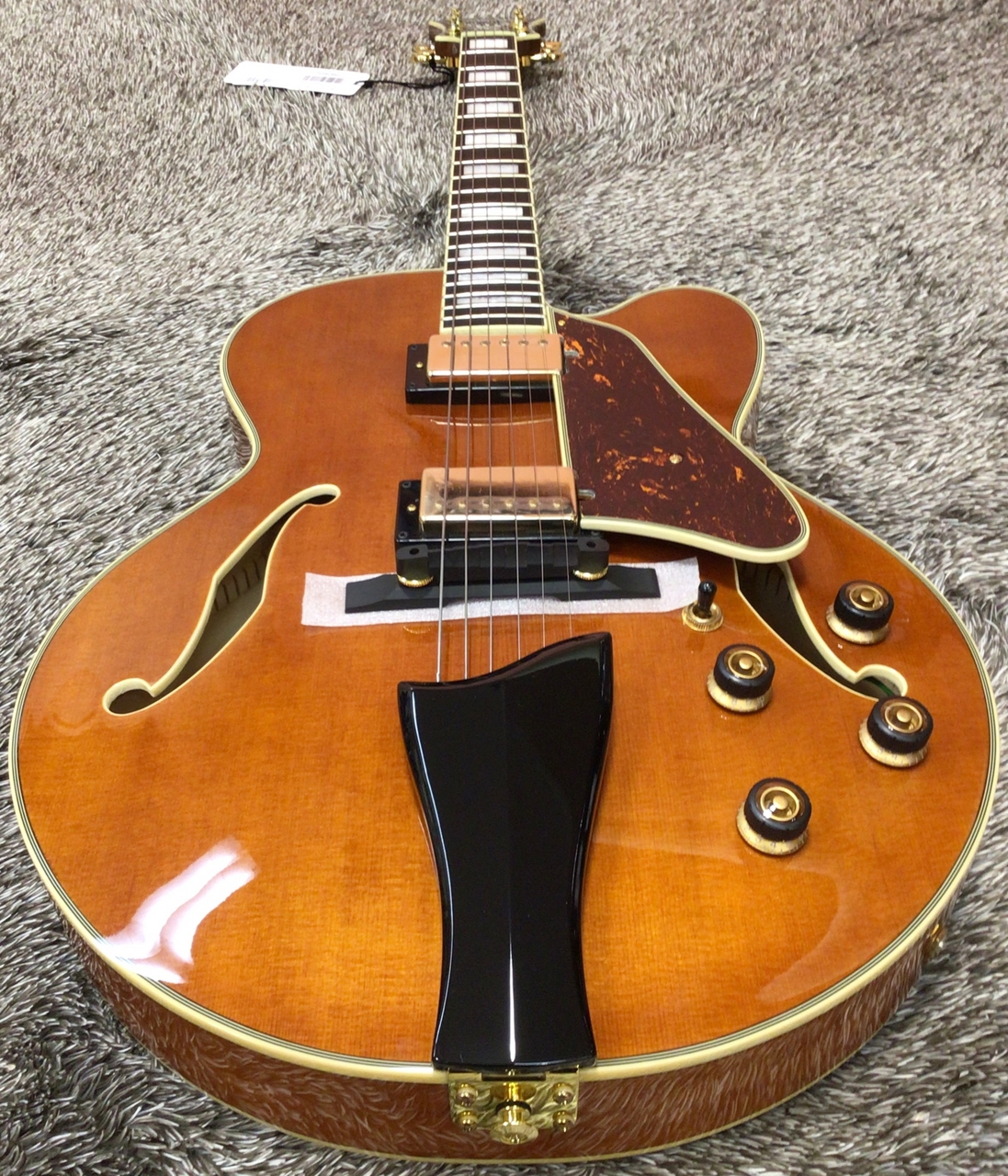 Ibanez AFJ-95 新古品 フルアコ ジャズギター AFJ95 Ibanez AFJ-95 新古品 フルアコ ジャズギター AFJ95 Ibanez AFJ-95