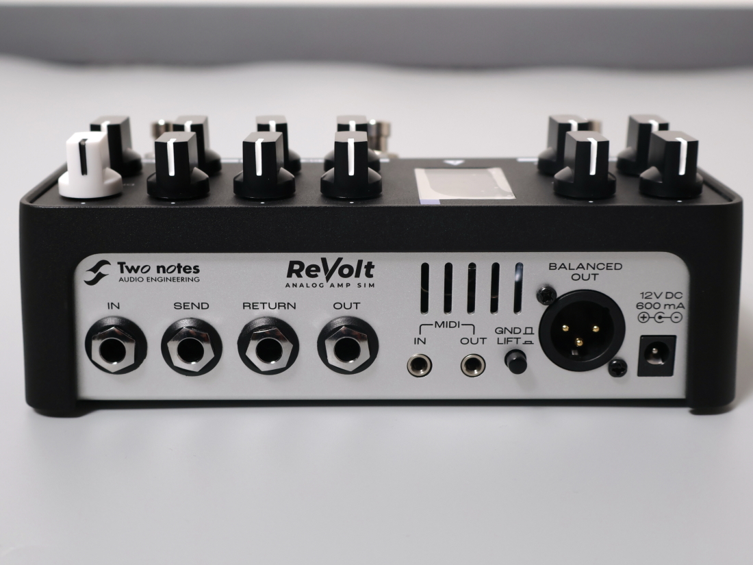 Two notes ReVolt Bass ベースプリアンプ 真空管 ReVolt Bass - Two notes