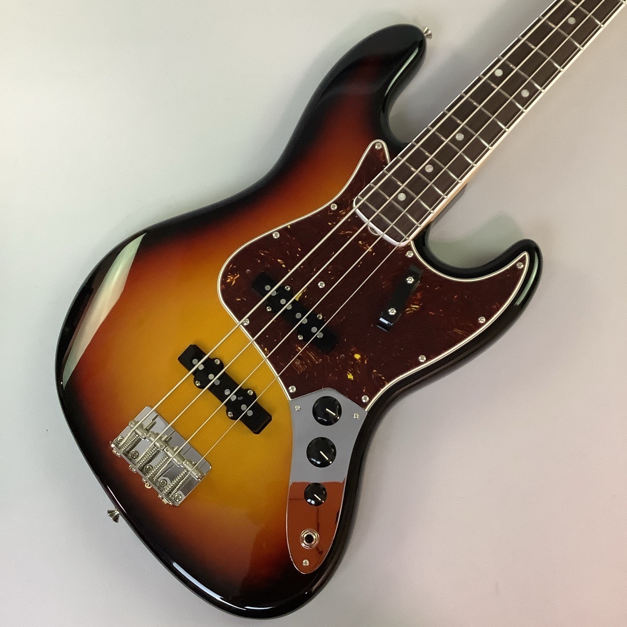 AlphaEXCELENCE　80sジャズベース　ビザールベース Fender American Vintage II 1966 Jazz Bass 3-Color Sunburst