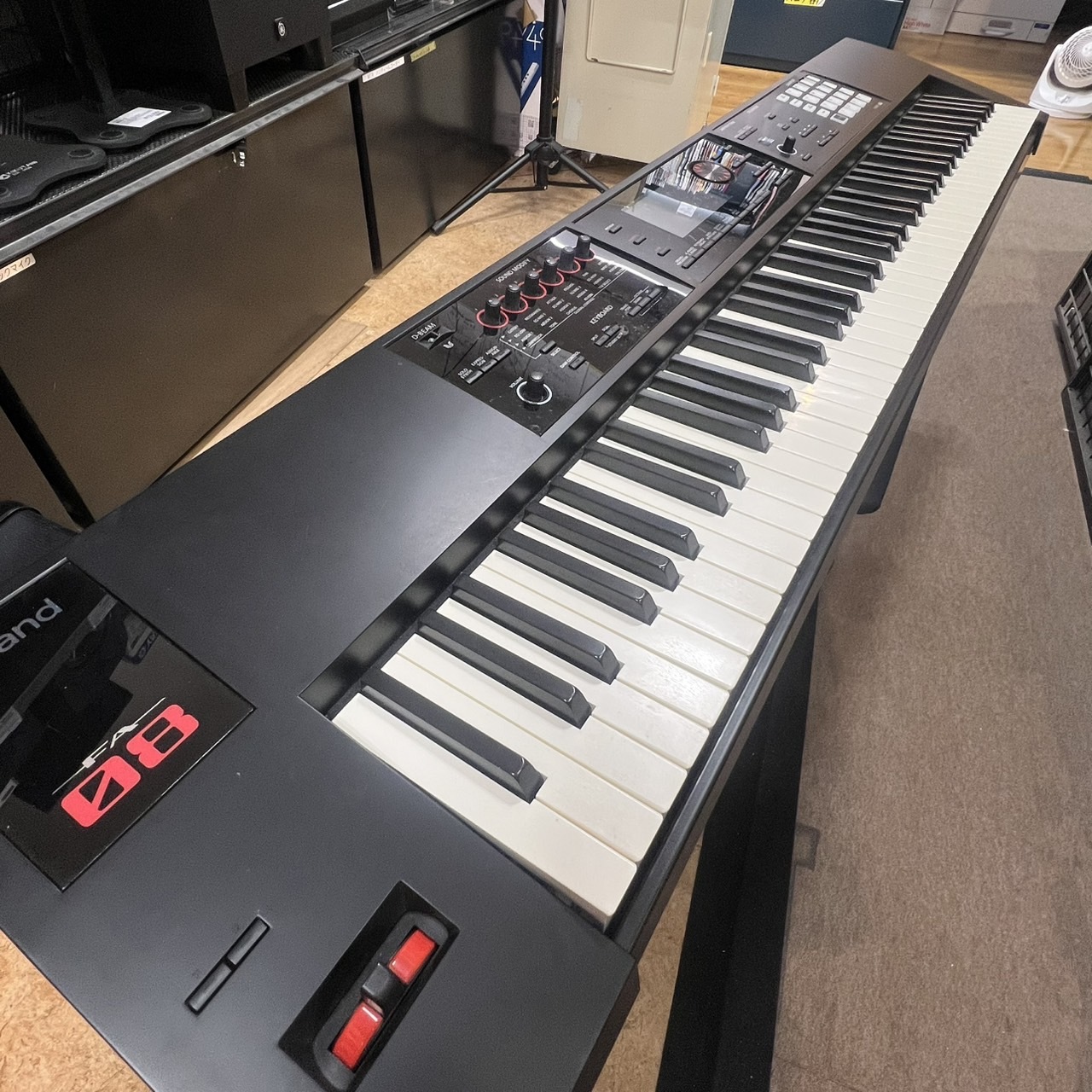 Roland 【中古】Roland FA-08（中古/送料無料）【楽器検索デジマート】