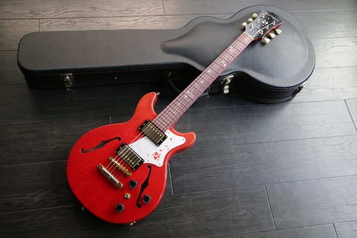 Seventy Seven Guitars ALBATROSS SAKURA-SP22 紅緋 ハードケース付き（中古）【楽器検索デジマート】