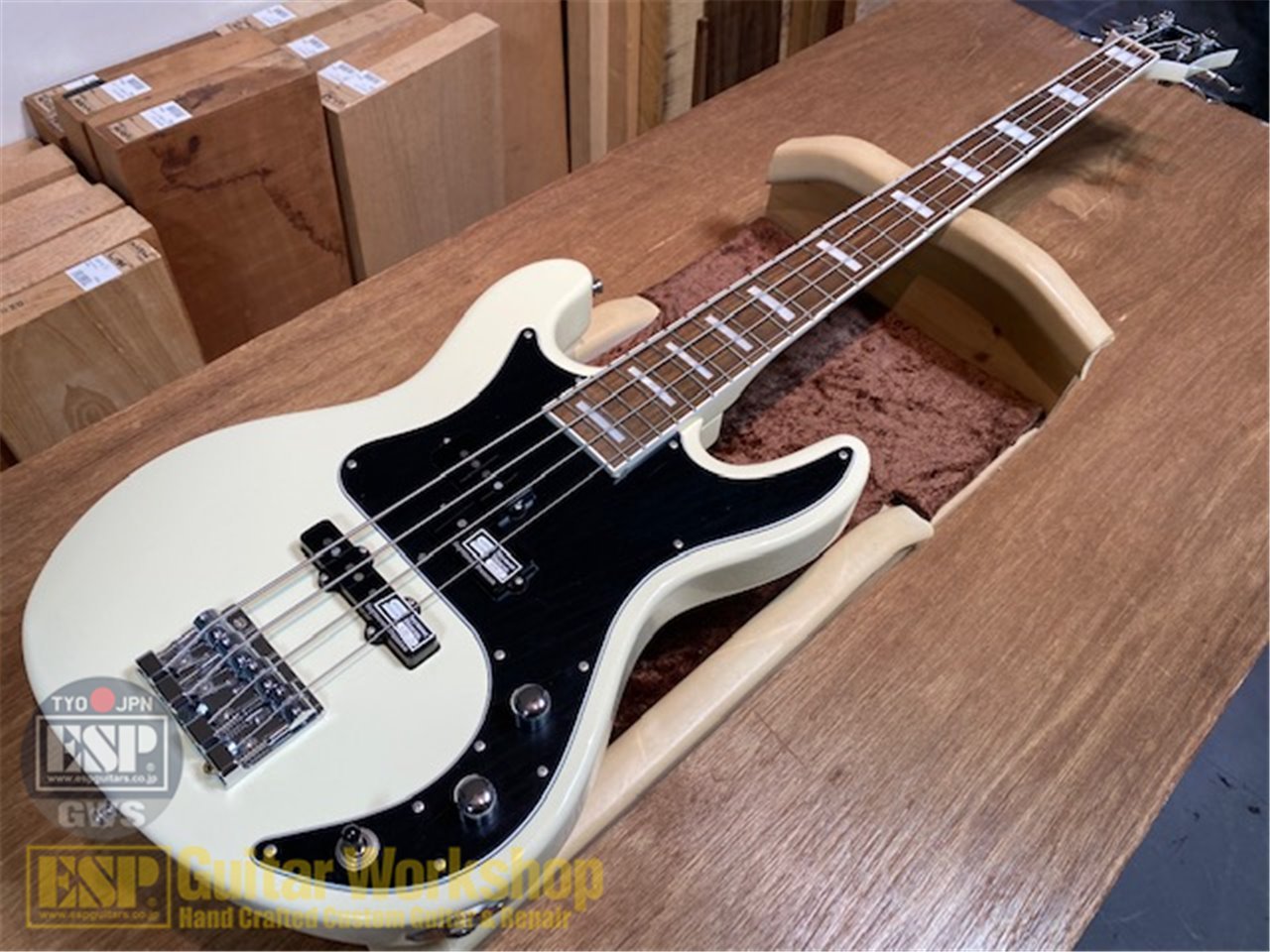 EDWARDS E-AK WHITE（新品/送料無料）【楽器検索デジマート】