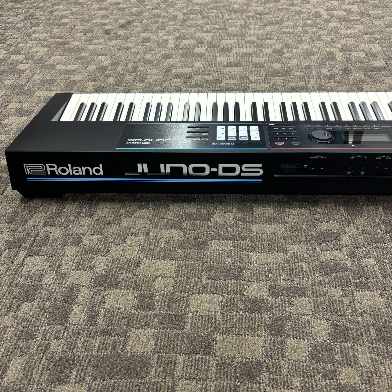 Roland JUNO-DS88【現物画像】（中古/送料無料）【楽器検索デジマート】
