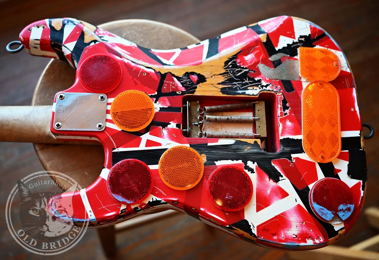 B+COM SB6X　エディ・ヴァン・ヘイレン　Frankieギター　カスタム Fender Custom Shop Eddie Van Halen Signature Frankenstein 