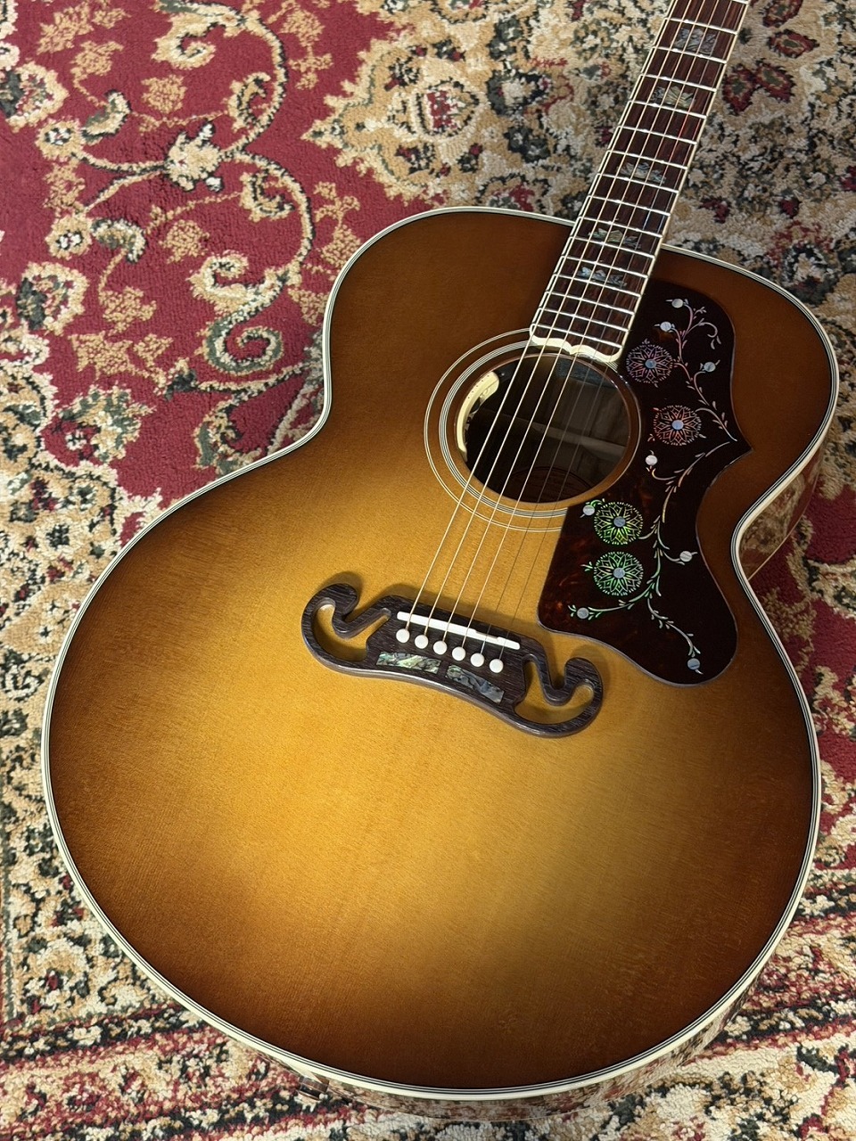 Gibson 【NEW】 Custom Shop SJ-200 Elegant Koa ~Honey Burst