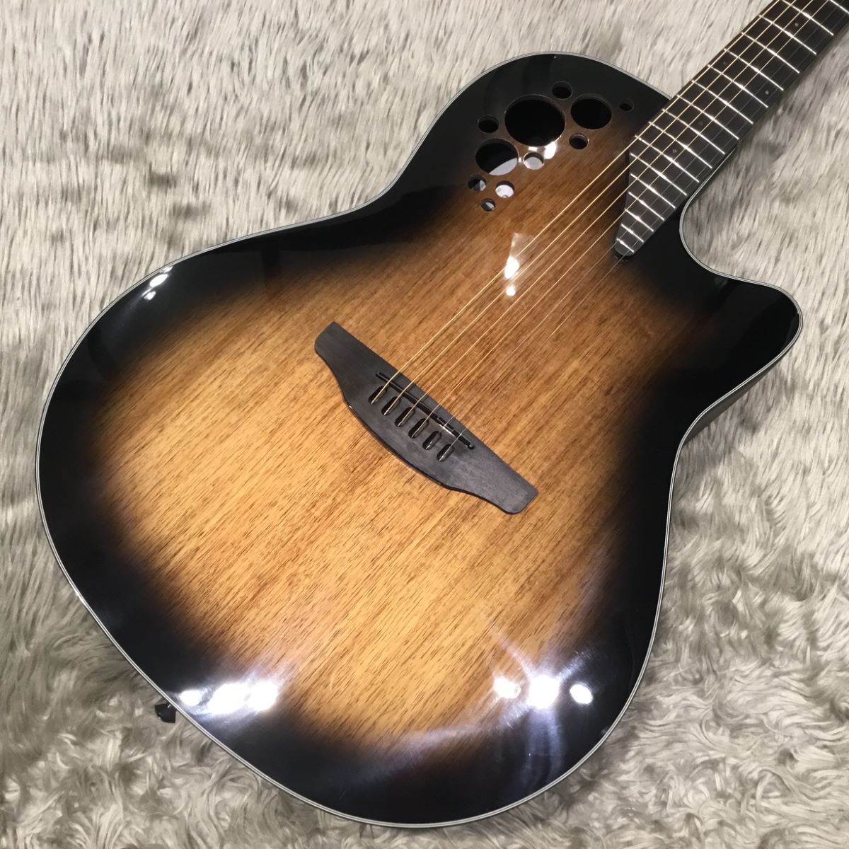 Ovation CE44PーABLKW（新品特価/送料無料）【楽器検索デジマート】