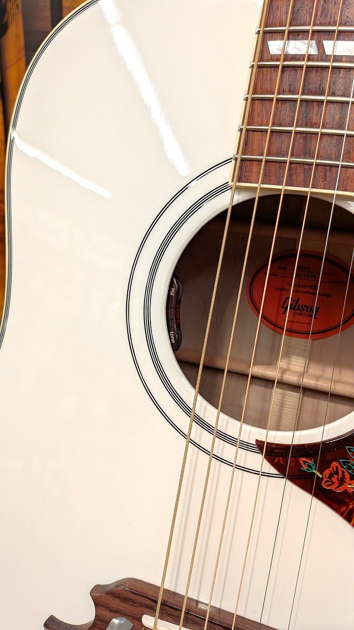 Gibson Custom Shop【ご購入特典アリ!】Dove Alpine White【限定製作