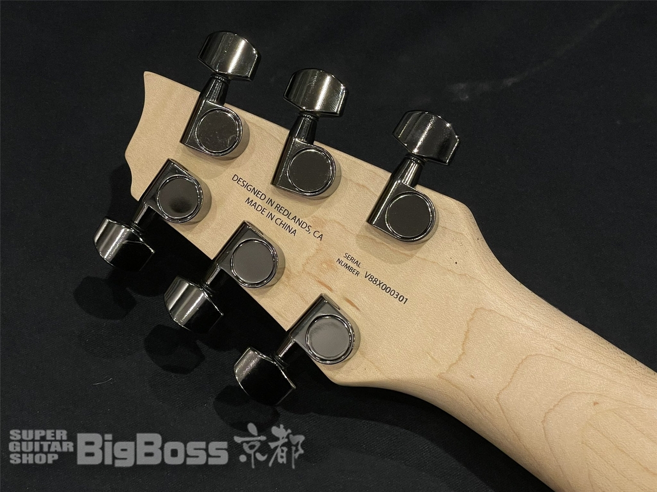 Traveler Guitar Vaibrant Deluxe V88X / Hot Pink（中古/送料無料