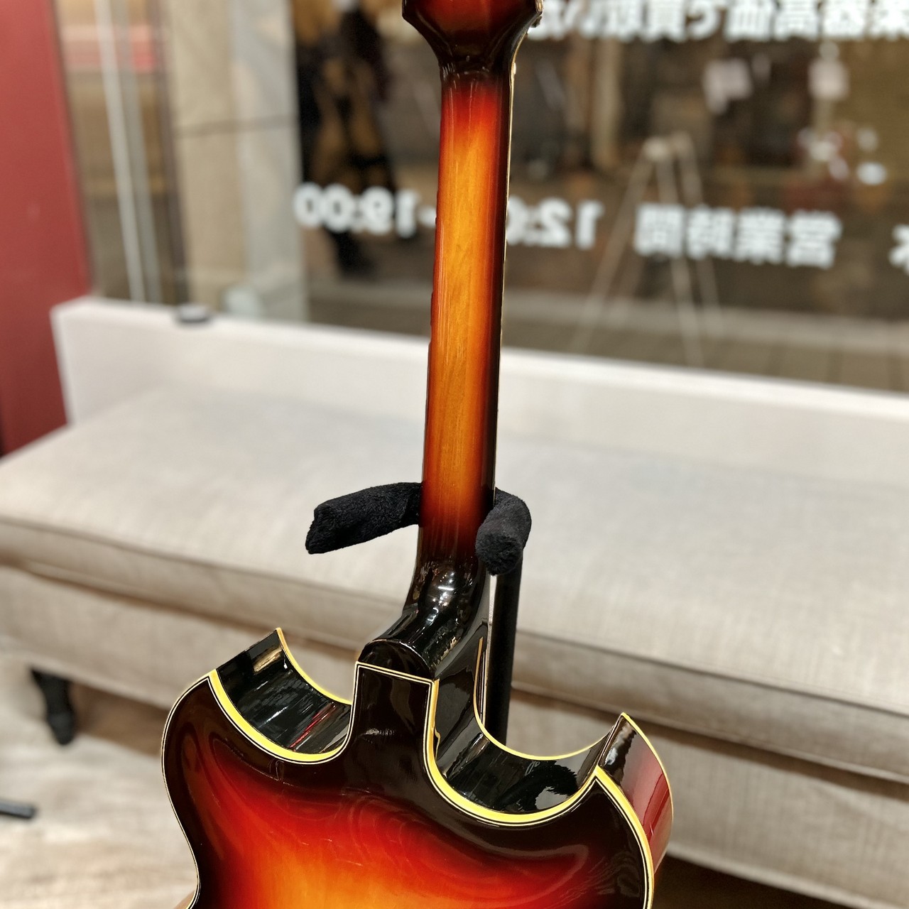 Conrad Model 40185 Barney Kessel Type（ビンテージ）【楽器検索