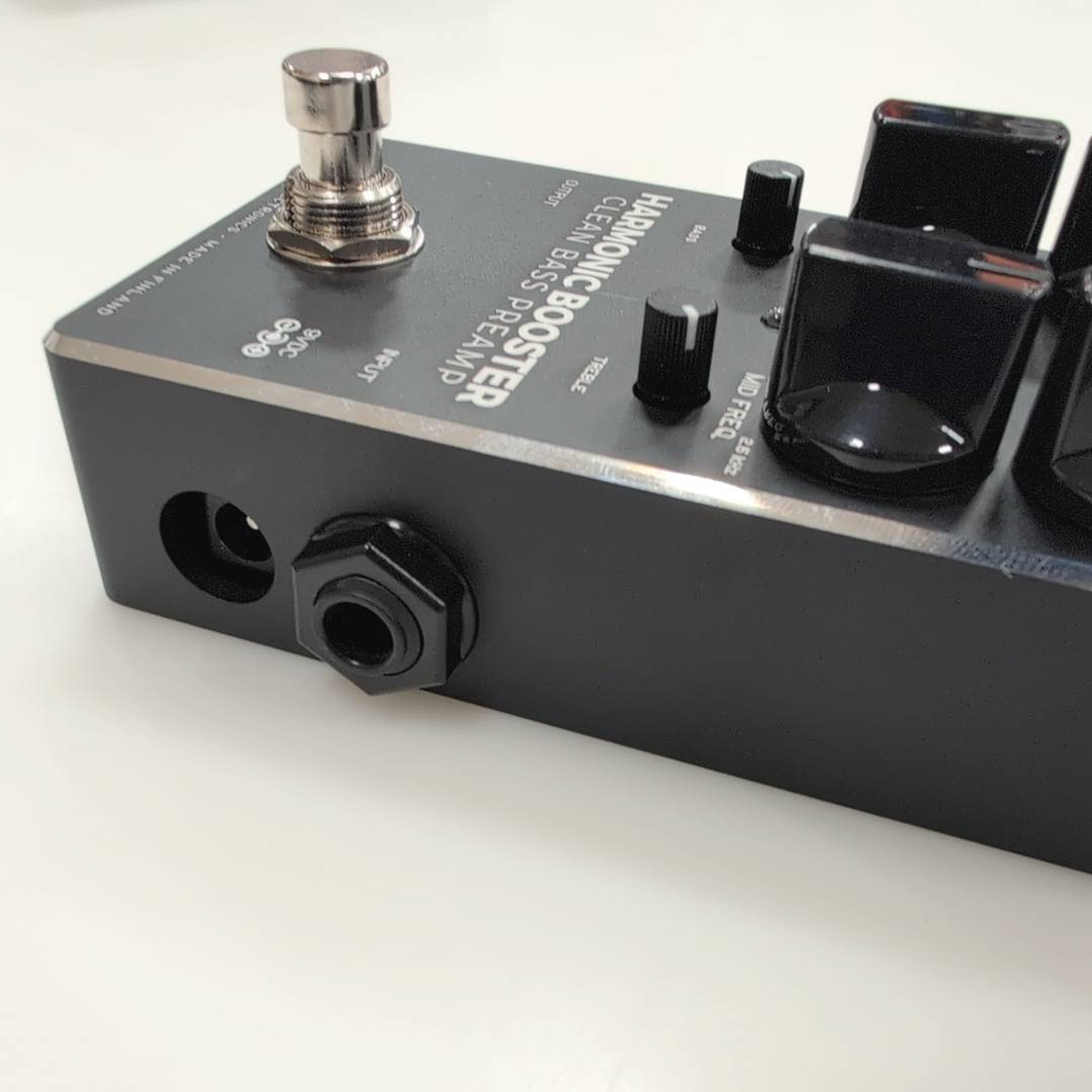 Darkglass Electronics Harmonic Booster 2.0 ベースプリアンプ
