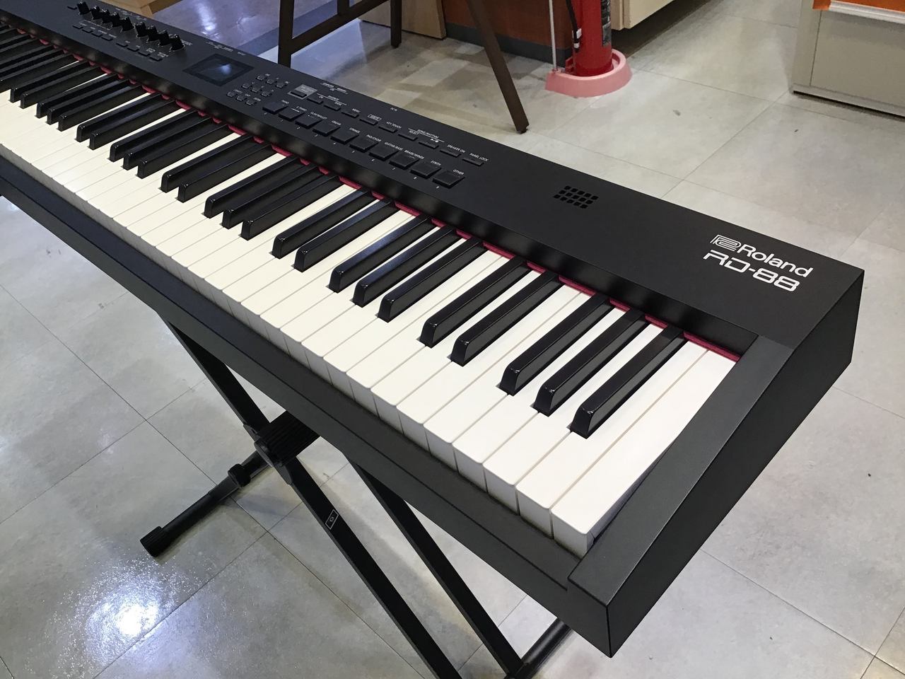 Roland RD-88 88鍵盤 ステージピアノ 電子ピアノ スピーカー内蔵 Roland RD-88 88鍵盤 ステージピアノ 電子ピアノ スピーカー内蔵