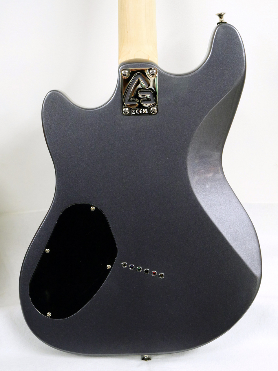 【ほぼ新品】GUILD Surfliner HH 良い音出します。 Guild SURFLINER レビュー！多彩な音色を奏でるレトロモダンな軽量