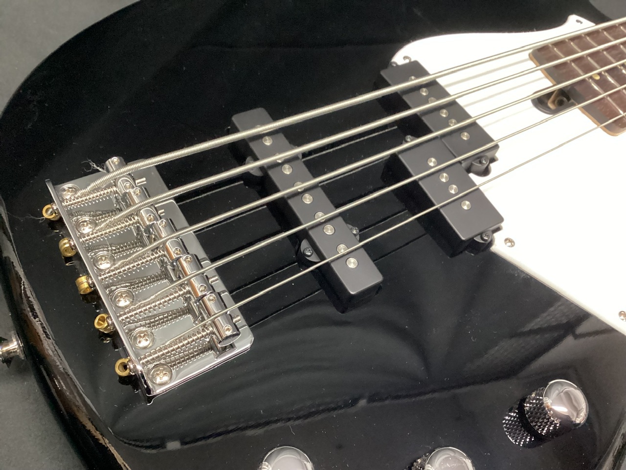 YAMAHA BB235 BL(エレキベース 5弦 ブラック)（新品）【楽器検索
