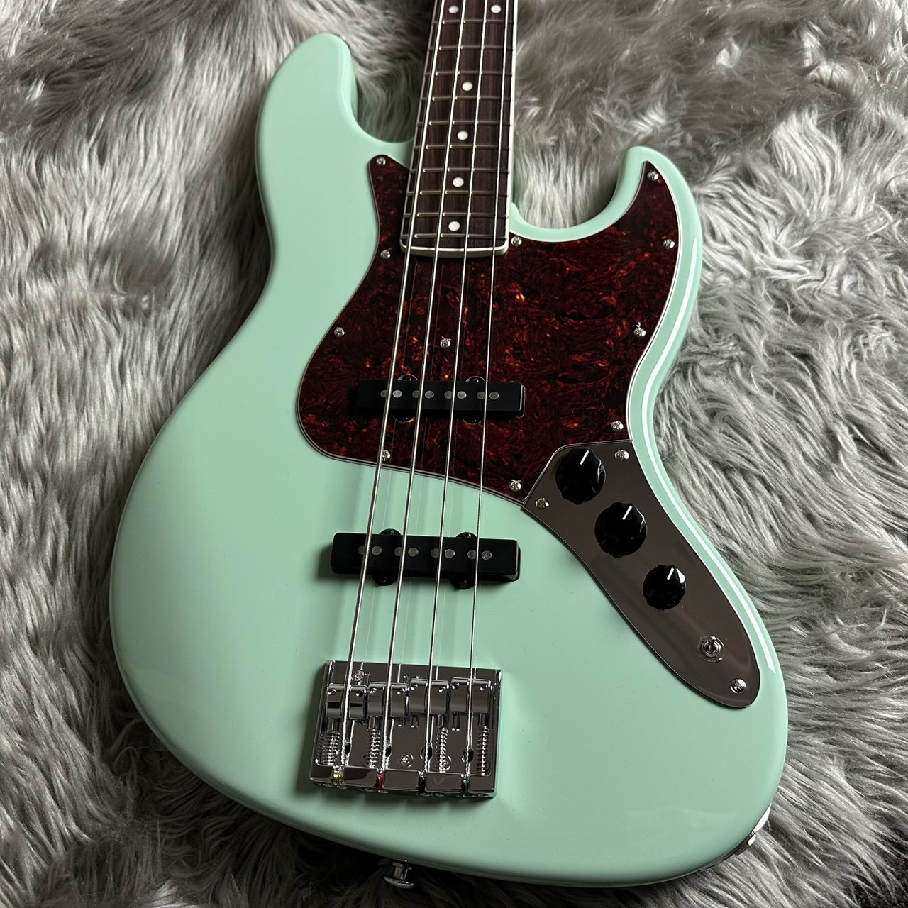 Black Smoker BETA J4〜バンドアンサンブル向けベース〜 Black Smoker STANDARD SERIES BETA-J4 -Surf Green / Matching Head