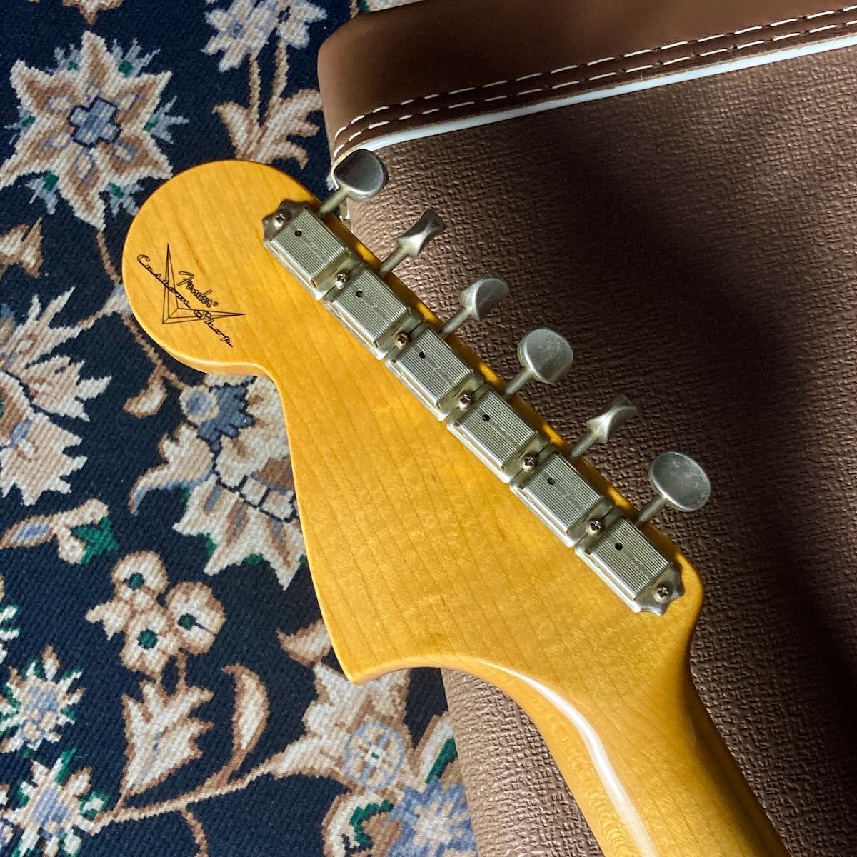 Fender Custom Shop 1962 Jaguar Relic / Black MH Over Pink Paisley