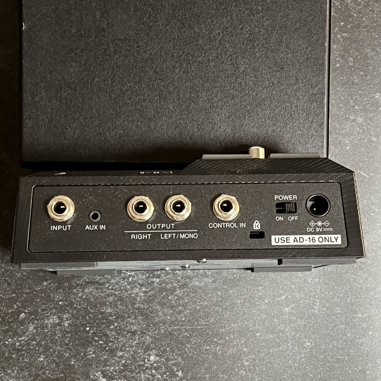 新品送料込 ZOOM G2 FOUR アダプター箱説明書有 マルチエフェクター 新品送料込 ZOOM G2 FOUR アダプター箱説明書有 マルチエフェクター