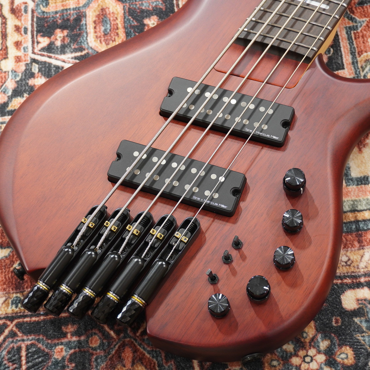 Sire Marcus Miller M6 5-String Headless MA.S (Mahogany Satin