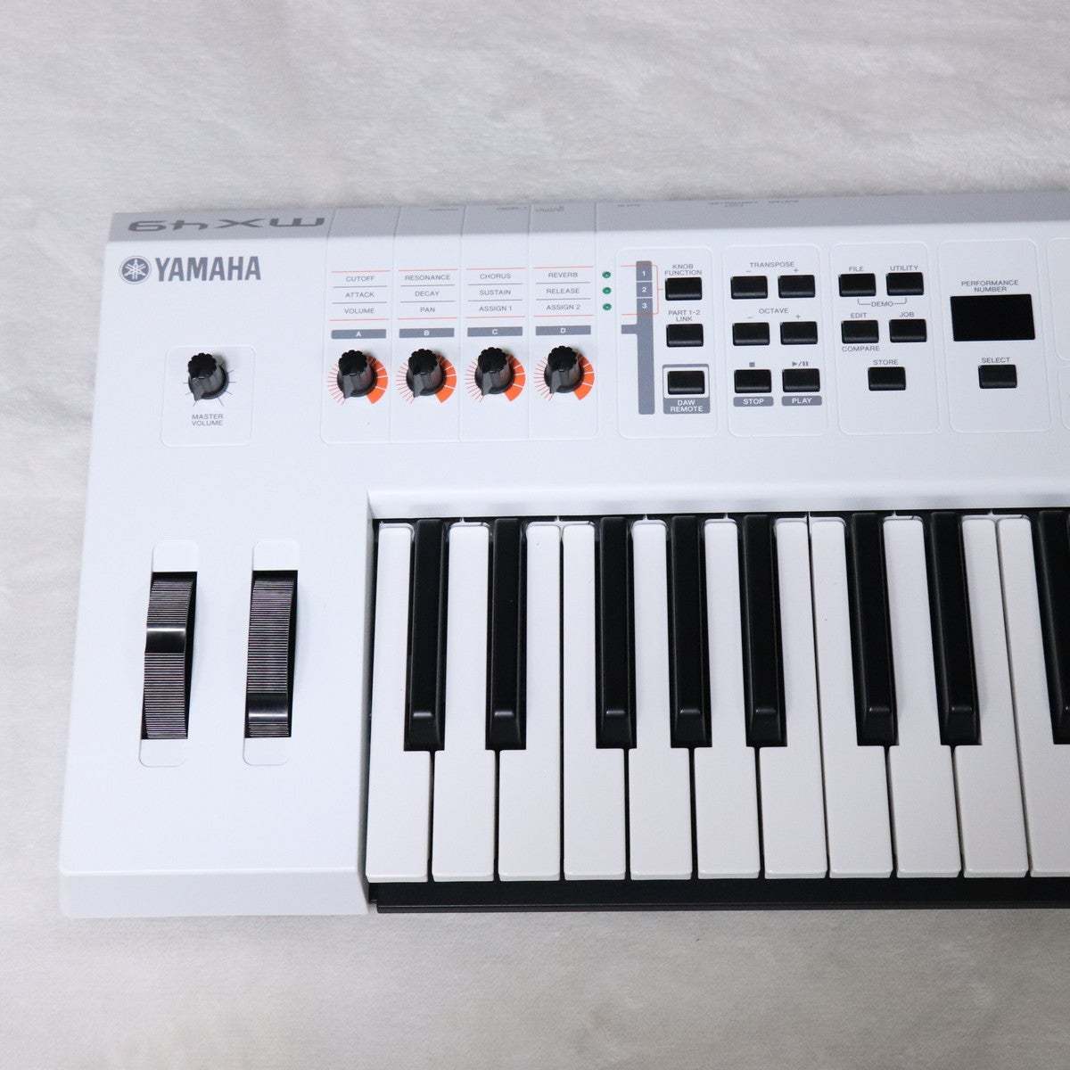 YAMAHA MX49 WH 【梅田店】（中古/送料無料）【楽器検索デジマート】