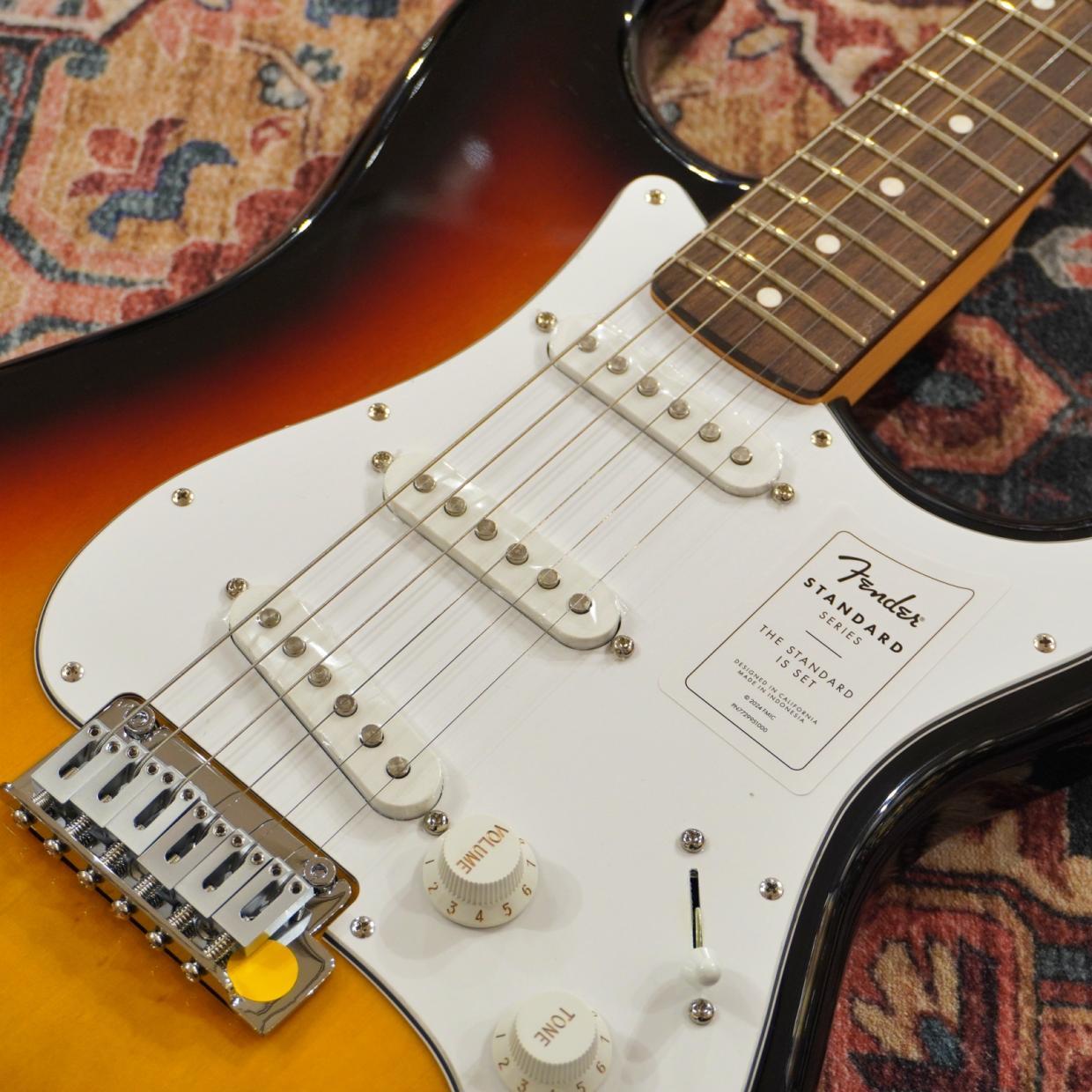 Fender Standard Stratocaster 3-Color Sunburst / Laurel【特価