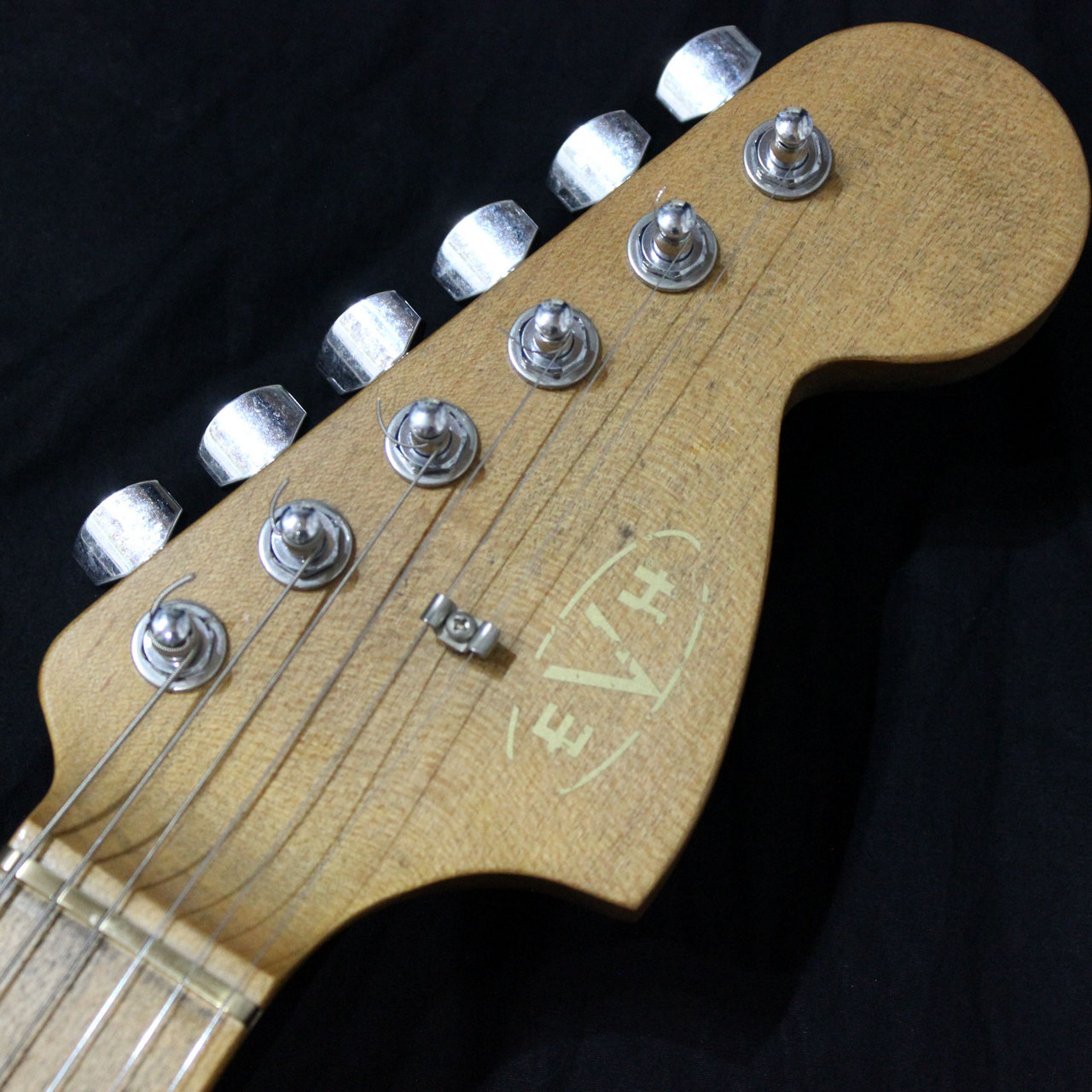 EVH Striped Series White with Black Stripes Relic 白黒 ストライプ EVH Striped Series White with Black Stripes Relic 白黒 ストライプ
