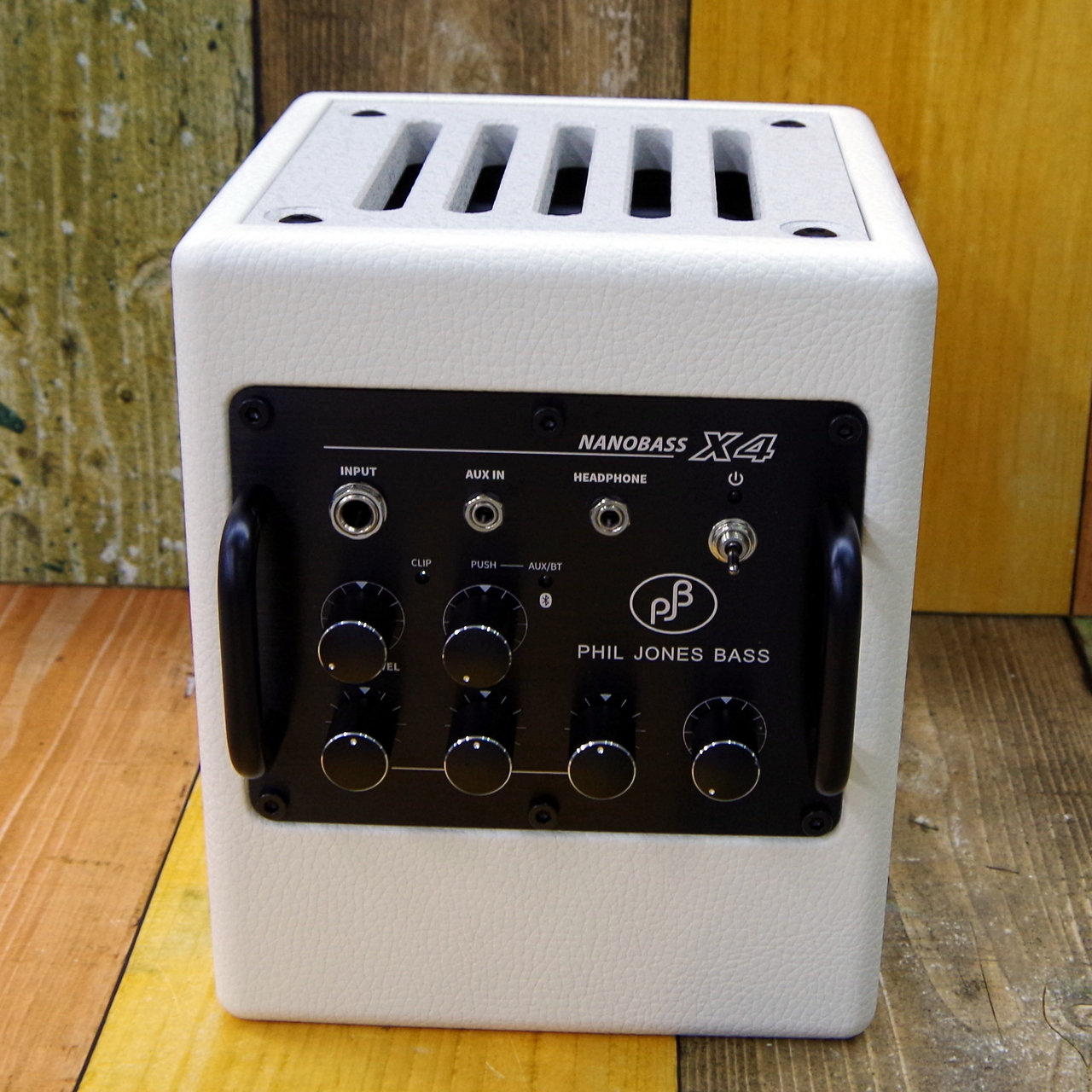 Phil Jones Bass NANOBASS X4 White（新品）【楽器検索デジマート】