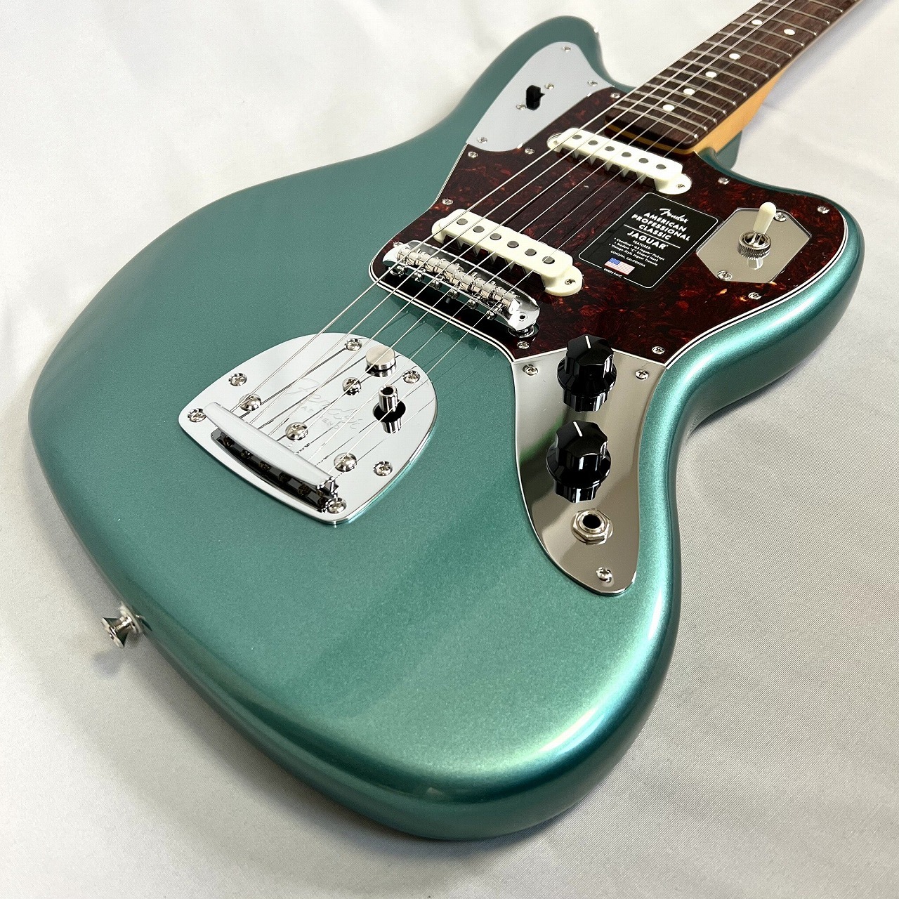 Fender American Professional Classic Jaguar®, Rosewood Fingerboard