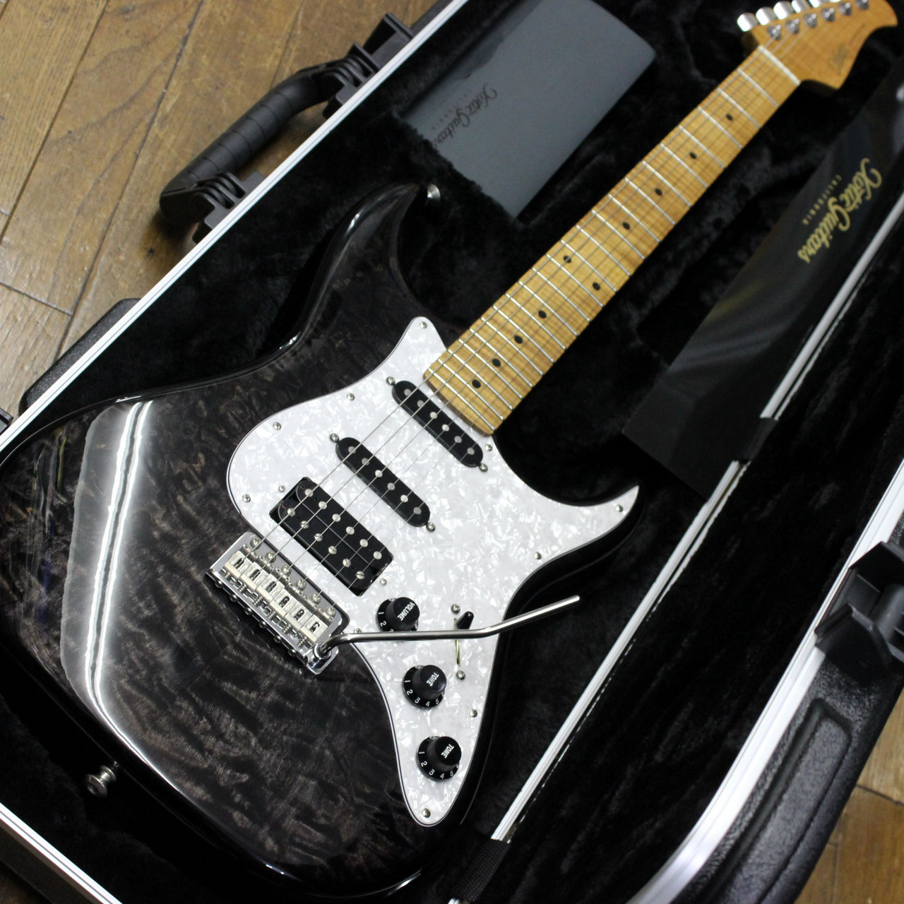 Xotic XS-2 キルトメイプルトップ Trans Black Roasted Flame Maple