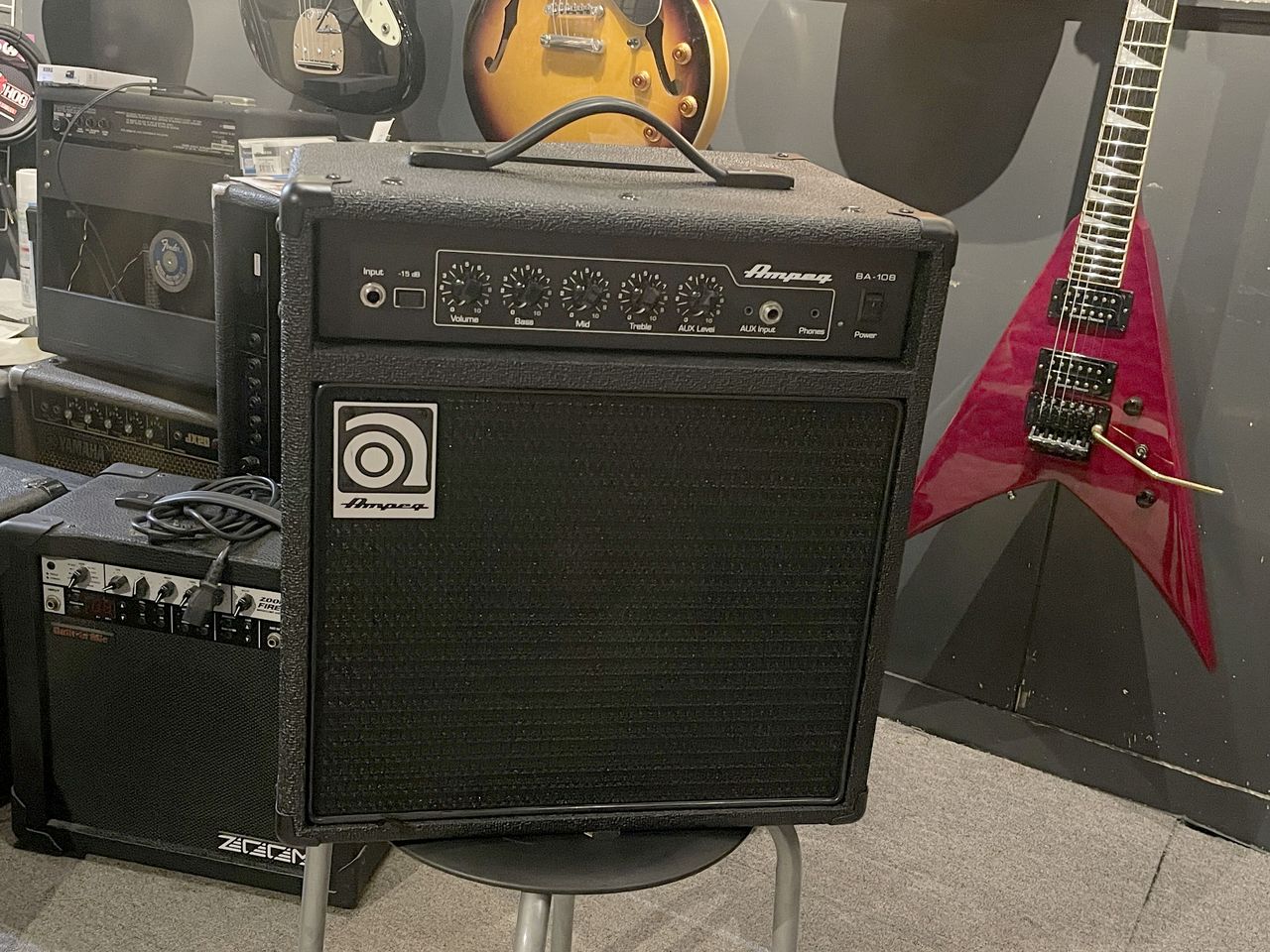 Ampeg BA-108 V2（中古）【楽器検索デジマート】