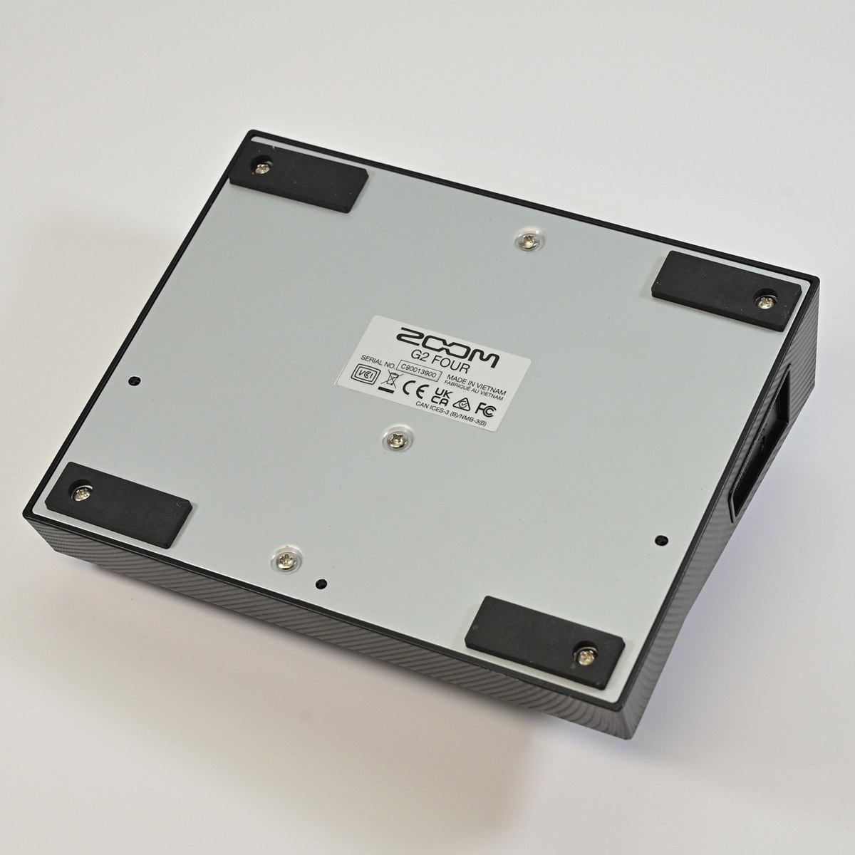 【 美品 】ZOOM G2 FOUR エフェクト・アンプエミュレーター G2FOUR & G2X FOUR Effects & Amp Emulator | ZOOM