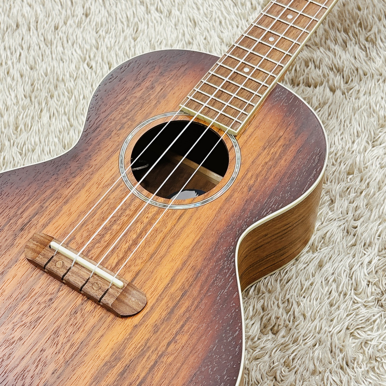 Fender Acoustics Rincon Tenor Ukulele, Walnut Fingerboard / Aged