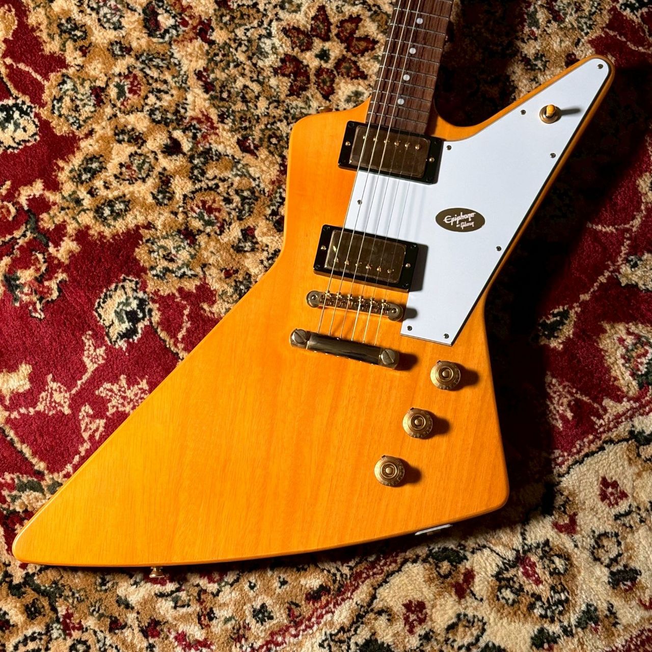Epiphone Korina Explorer Aged Natural（B級特価/送料無料）【楽器