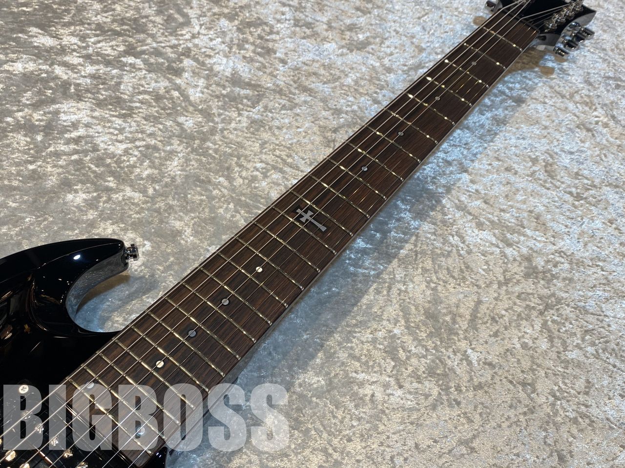 ギターとベースのハイブリッド楽器 – Harley Benton Bass VI 152228_402283_16344808-