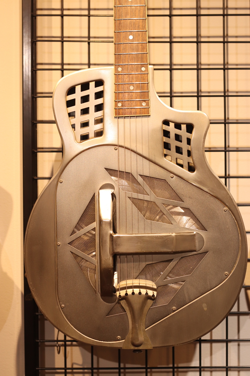 Republic Guitars トライコーン Tricone リゾネーター