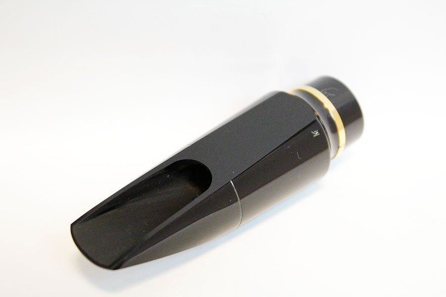 11904円 激安価格の Vandoren バンドーレン アルトサックス マウスピース V16 A8M