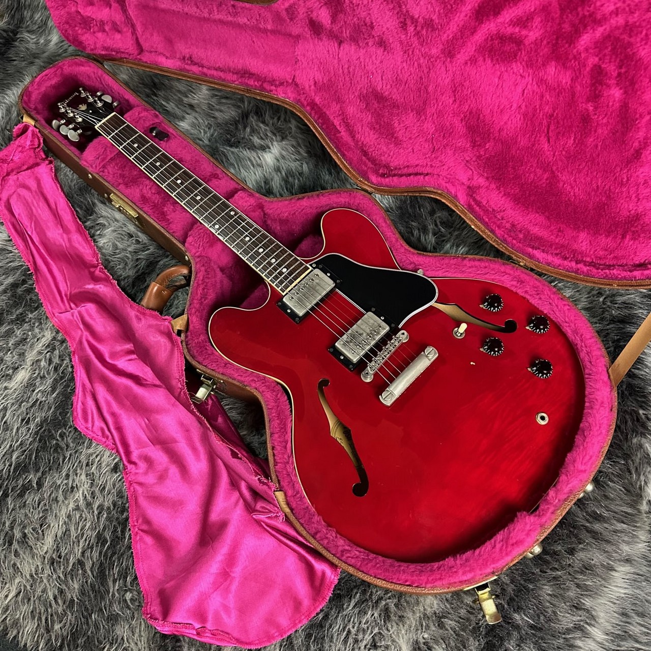 Gibson ES-335 Dot Cherry 1995（中古/送料無料）【楽器検索デジマート】