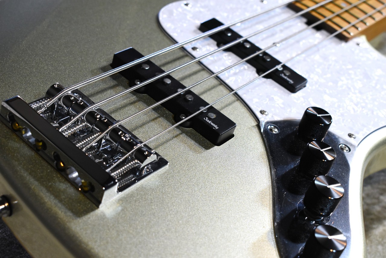 Sadowsky MetroExpress MX21 VJ4 MP Maple Fingerboard -Champagne